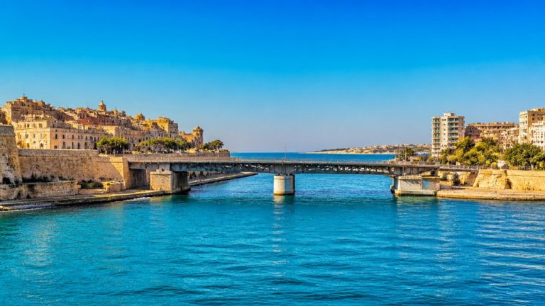 taranto cruise port information